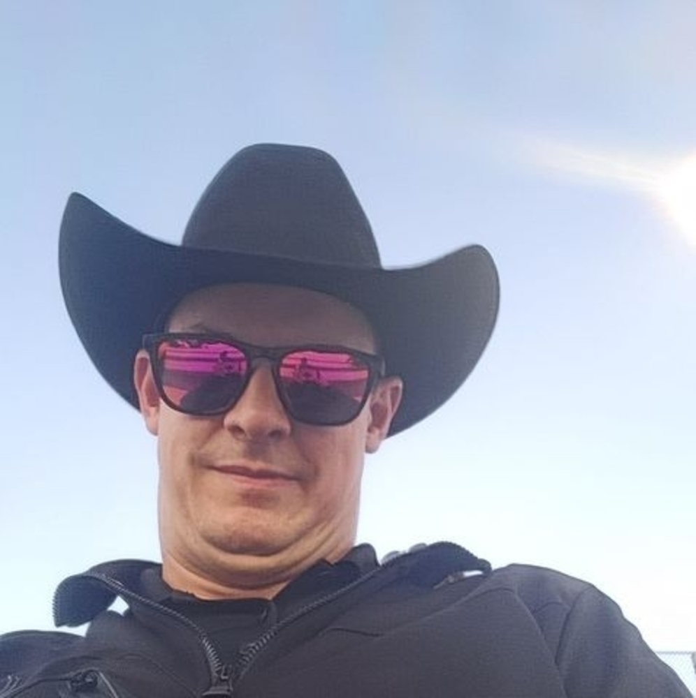 Meet your Posher, Brandon